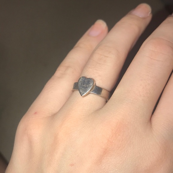 womens gucci heart ring